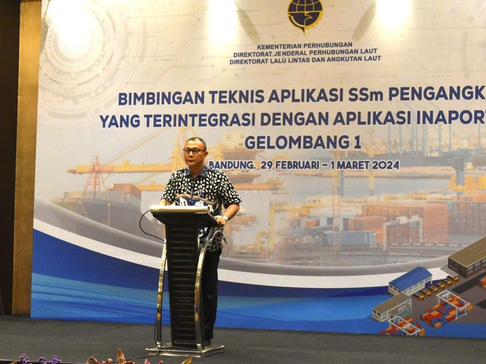 Kementerian Perhubungan mengembangkan sistem aplikasi terintegrasi yang disebut Sistem Single Submission Pengangkut (SSm Pengangkut). SSm ini diharapkan dapat menekan ongkos biaya logistik yang mahal.