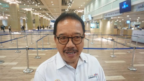 Ketua PHRI Bali Tjokorda Oka Artha Ardhana Sukawati (Cok Ace) saat ditemui di Bandara Internasional I Gusti Ngurah Rai, Badung, Rabu (6/3/2024). (Agus Eka Purna Negara/detikBali)