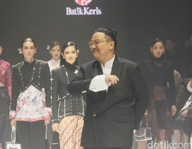 Koleksi Wilsen Willim x Batik Keris PIFW 2024