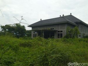 Rumdin Walkot Tasik Terbengkalai, Kini Bak Rumah Hantu