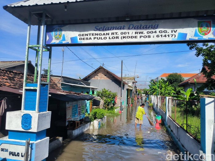 Kondisi banjir di Desa Pulo Lor, Kecamatan Jombang