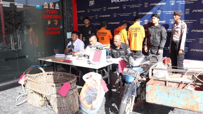 Konferensi pers penangkapan pencuri kabel di PT Karimun Granit, Karimun, Kepri. (Dok Polres Karimun)
