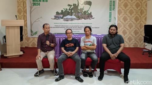 Konferensi pers Walhi NTB, Rabu (6/3/2024). (Ahmad Viqi/detikBali)
