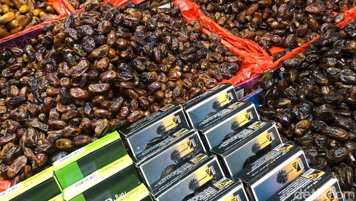 Kurma yang dijual di Pasar Jatinegara (Rifka/detikcom).