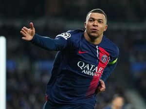 Jala Gawang Sociedad Sampai Rusak akibat Tendangan Mbappe
