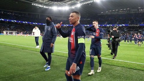 SAN SEBASTIAN, SPAIN - MARCH 05: Kylian Mbappe #7 of Paris Saint-Germain celebrates the victory after the UEFA Champions League 2023/24 round of 16 second leg match between Real Sociedad and Paris Saint-Germain at Reale Arena on March 05, 2024 in San Sebastian, Spain. (Photo by Xavier Laine/Getty Images)