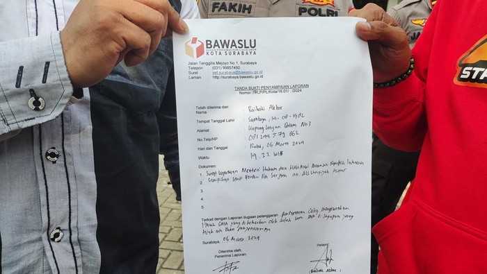 Laporan caleg pakai ijazah palsu ke Bawaslu Surabaya