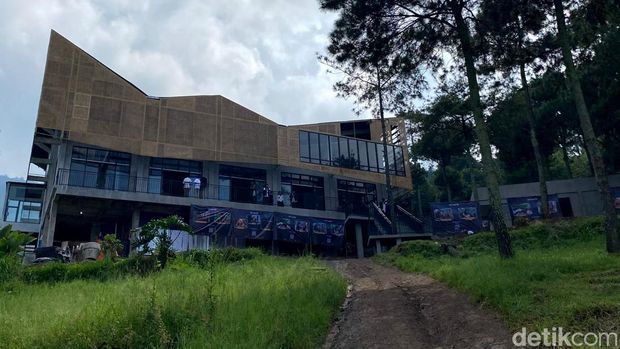 Masjid Sunset Raheela yang dibangun Ustaz Hanan Attaki