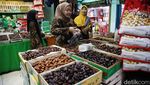 Geliat Penjualan Kurma Pasar Tanah Abang di Tengah Seruan Boikot Produk Israel