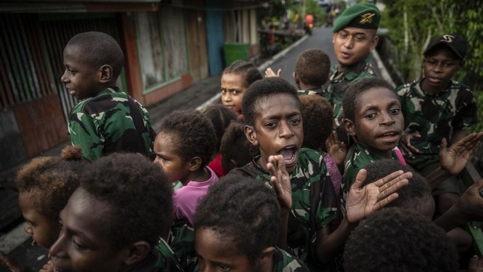 Menyemai Cahaya Literasi Anak-anak Papua