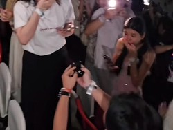 Viral Pria RI Lamar Pacar Saat Nonton Konser Taylor Swift, Bikin Baper