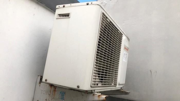 Outdoor AC