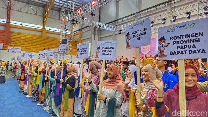 Para pelajar Muhammadiyah dari berbagai daerah saat berbaris setelah melakukan defile.