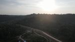 Penampakan Proyek Jalan Baru yang Membelah Hutan Lebat di Papua Barat Penampakan Proyek Jalan Baru yang Membelah Hutan Lebat di Papua Barat