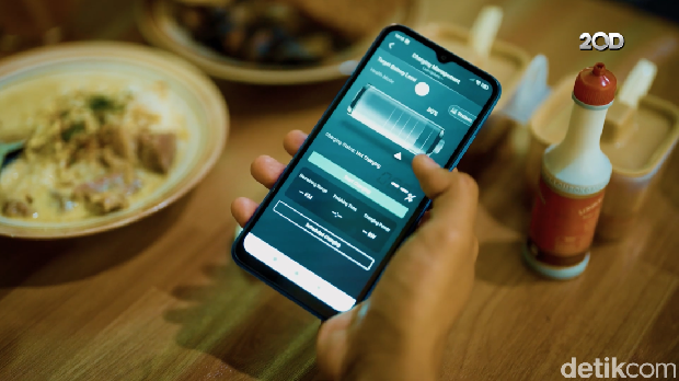 Kondisi MG 4 EV dapat dipantau lewat smartphone Foto: 20detik