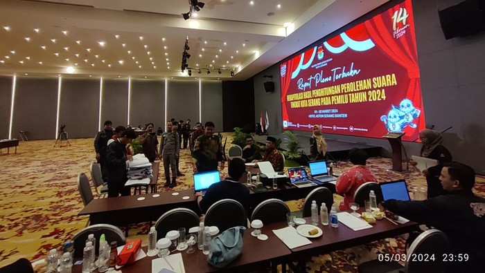Pleno terbuka KPU Kota Serang Pleno terbuka KPU Kota Serang