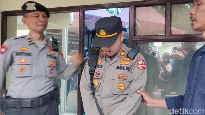 Polisi gadungan di Bandung.