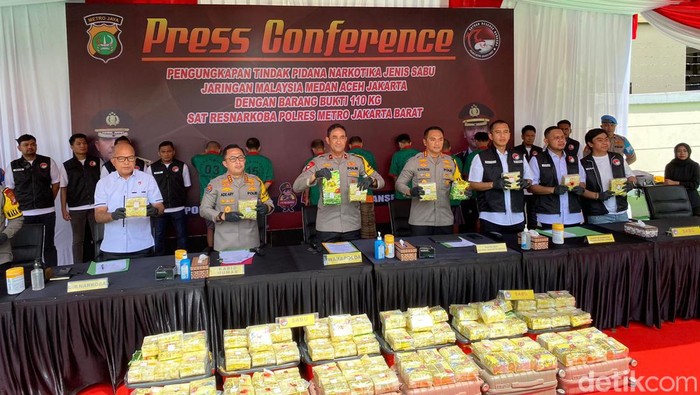 Polres Metro Jakarta Barat menggelar konferensi pers pengungkapan jaringan internasional narkoba.