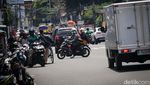 Potret Pemotor Lawan Arah Menantang Bahaya di Slipi