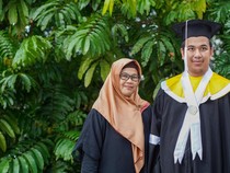 Sosok Raditya, Wisudawan UI Tunanetra yang Lulus Cepat & Cum Laude