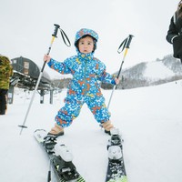 Lahir pada 26 November 2021, saat ini Rayyanza baru berusia 2 tahun. Meski demikian adik Rafathar itu sudah memiliki banyak penggemar berkat wajah dan tingkahnya yang lucu menggemaskan. Foto: Instagram/@raffinagita1717