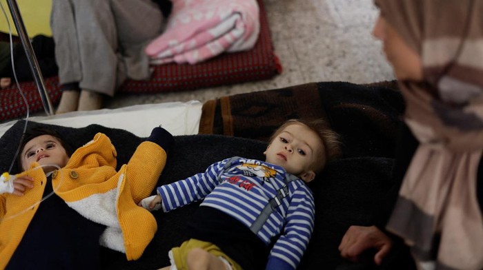 Palestinian boy Ahmed Qannan, who is suffering from malnutrition, receives treatment at a healthcare center, amid widespread hunger, as the conflict between Israel and Hamas continues, in Rafah, in the southern Gaza Strip March 4, 2024. REUTERS/Mohammed Salem