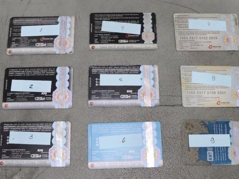 Seorang pemuda ditangkap polisi usai meretas sistem pembayaran isi ulang (top up) kartu multitrip KRL. Pelaku meraup hingga Rp 12 juta. (dok Polres Depok)