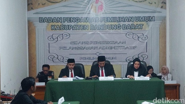 Sidang Pergeseran Suara Partai ke Caleg di Bawaslu KBB