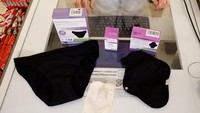 Perempuan dapat menghabiskan 2.500 euro untuk produk sanitasi seumur hidup mereka, sementara memilih produk yang dapat digunakan kembali akan mengurangi biaya tersebut menjadi sekitar 145 euro.