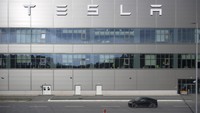 Terungkap Alasan Tesla Belum Bangun Pabrik di Indonesia