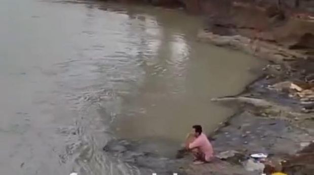Waduk Prangi jebol genangi 20 hektare lahan padi yang siap panen.