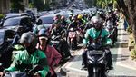 Bandel! Pemotor Masih Serobot Trotoar, Siap-siap Denda Mengintai