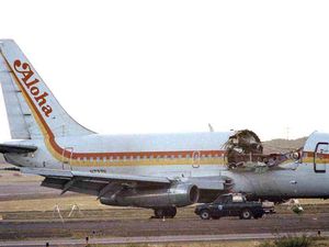 Potret Mengerikan Pesawat Boeing 737 Aloha Airlines, Badannya Bolong