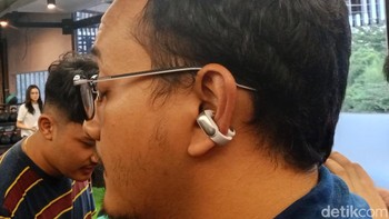 Bose Ultra Open Earbuds ini juga dilengkapi dengan Bose Music aplikasi yang dapat mengatur suara seperti bass hanya dengan menggunakan aplikasinya saja. Foto: Mohammad Frizki Pratama/detikcom