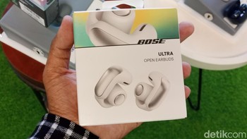Bose Ultra Open Earbuds yang mengusung open ear design dipamerkan pada Exclusive Preview & Hands-on Experience di Jakarta Selatan. Foto: Mohammad Frizki Pratama/detikcom