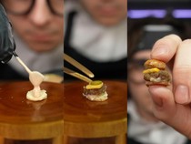 Mini! Chef Ini Bikin Burger Porsi Super Mungil