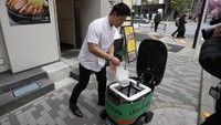Uber Eats Japan, bekerja sama dengan Mitsubishi Electric dan perusahaan robotika pengiriman Cartken, mengumumkan peluncuran layanan robot pengiriman otonom mulai Rabu ini (6/3/2024).