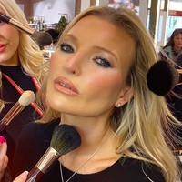 Dalam enam tahun ke belakang ini Denise pun berprofesi sebagai model. Dia kerap tampil di pemotretan, iklan dan model catwalk. Meski ia berprofesi sebagai model yang identik dengan kecantikan, namun wanita asal Liverpool itu tidak merasa bahwa dia cantik. “Aku tidak pernah menganggap diriku cantik atau model atau semacamnya,” ucapnya. Foto: dok. Instagram @iamnotkatemoss