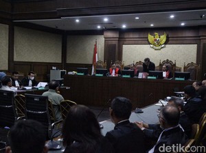 2 Anak Buah Johnny Plate Didakwa Korupsi Rugikan Negara Rp 8 T