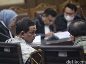 Hakim Cecar Achsanul soal Upaya Eks Dirut Bakti Hilangkan Temuan BPK