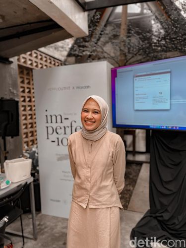 Foto Kiptiya Ayu sebagai pendiri Yeppu Shop, Yeppu Kids dan Yeppu Outfit. Foto Kiptiya Ayu sebagai pendiri Yeppu Shop, Yeppu Kids dan Yeppu Outfit.