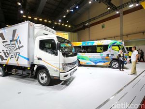 Intip Suasana Pameran Kendaraan Komersial di GIICOMVEC 2024
