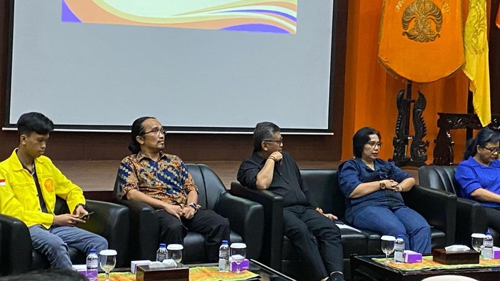 Politikus Partai NasDem Irma Suryani Chaniago dalam acara Election Talk di FISIP Universitas Indonesia, Kamis (7/3/2024).