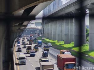 E-TLE Mobile Siaga di KM 10 Tol Cikunir Pantau Gage Arus Mudik