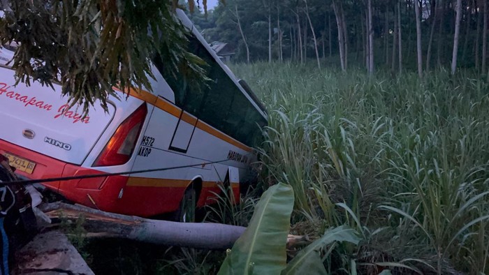 Kecelakaan Bus Harapan Jaya di Kediri