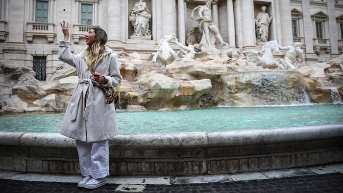 Kemana Larinya Koin-koin di Air Mancur Trevi Italia? Kemana Larinya Koin-koin di Air Mancur Trevi Italia?