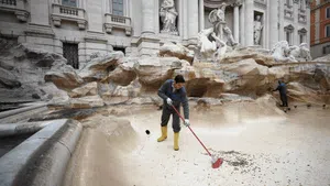 Ke Mana Larinya Koin-koin di Air Mancur Trevi Italia?