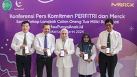 Peluncuran ini turut dihadiri Prof Hendy, Presiden Direktur PT Merck Tbk Evie Yulin, pakar fertilitas Prof Muharam Natadisastra, pakar fertilitas Dr Binarwan Halim, dan Komunitas Endometriosis Indonesia Wenny Aurelia.
