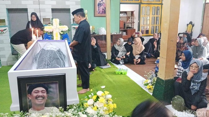 Kirun takziah ke kediaman Polo di Madiun