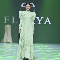 Inspirasi koleksi Lebaran 2024 dari Ellaya adalah bunga klasik Happy Jehan memberikan aksen dan ciri khas Happywich, yakni teknik pengaplikasian brooches dan detail lainnya ke dalam setiap koleksinya. Foto: Dok. Ellaya.